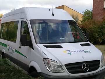 Bus-2-ook-van-logo-voorzien